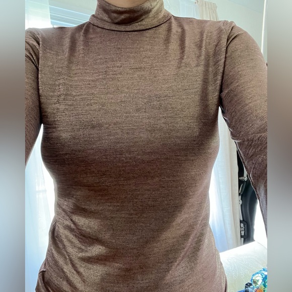 AKIRA Purple/Gold Colour-Shifting Glitter Fitted Turtleneck, size M - Picture 8 of 8